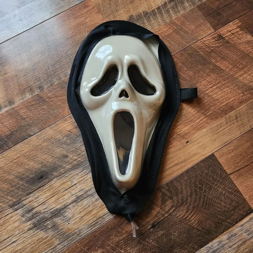 Ghost Face Scream Movie Mask Apr/Jun 2010 Halloween Costume Horror Scary Creepy